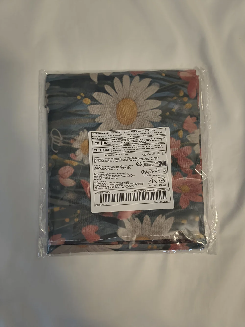 Welcome Black Cat Daisy Flag